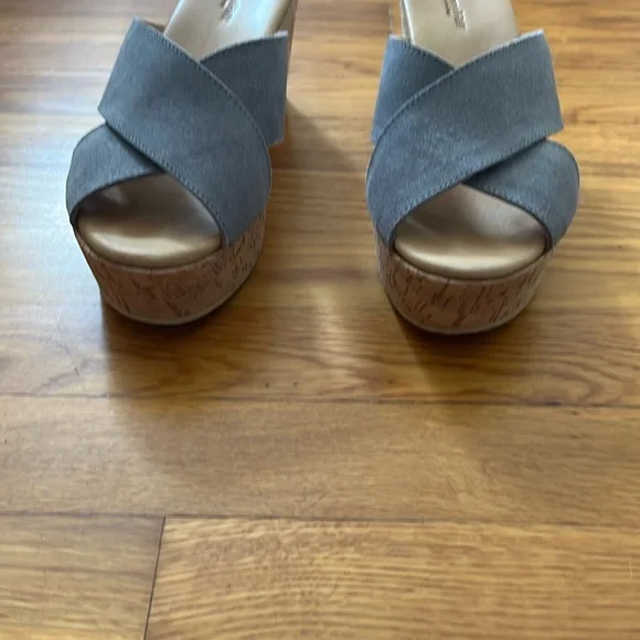 Garnet Hill Wedge Sandals 10 - Picture 4 of 6